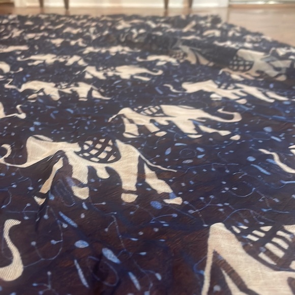 Sheer Blue and White Elephant Scarf 🧣 - Picture 14 of 14